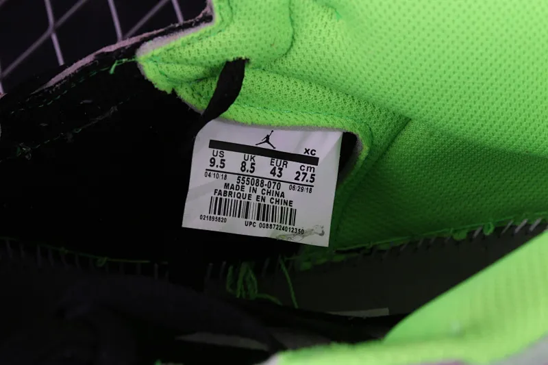 All Categories Air Jordan Jordan Series Basketball Shoes Air Jordan 1 High Air Jordan 1 Retro OG "Neutral Green" AJ1 SP19 Limited Joe 1 Versatile Cultural Basketball Shoes "Gray Black Fluorescent Green Luminous" 555088-070